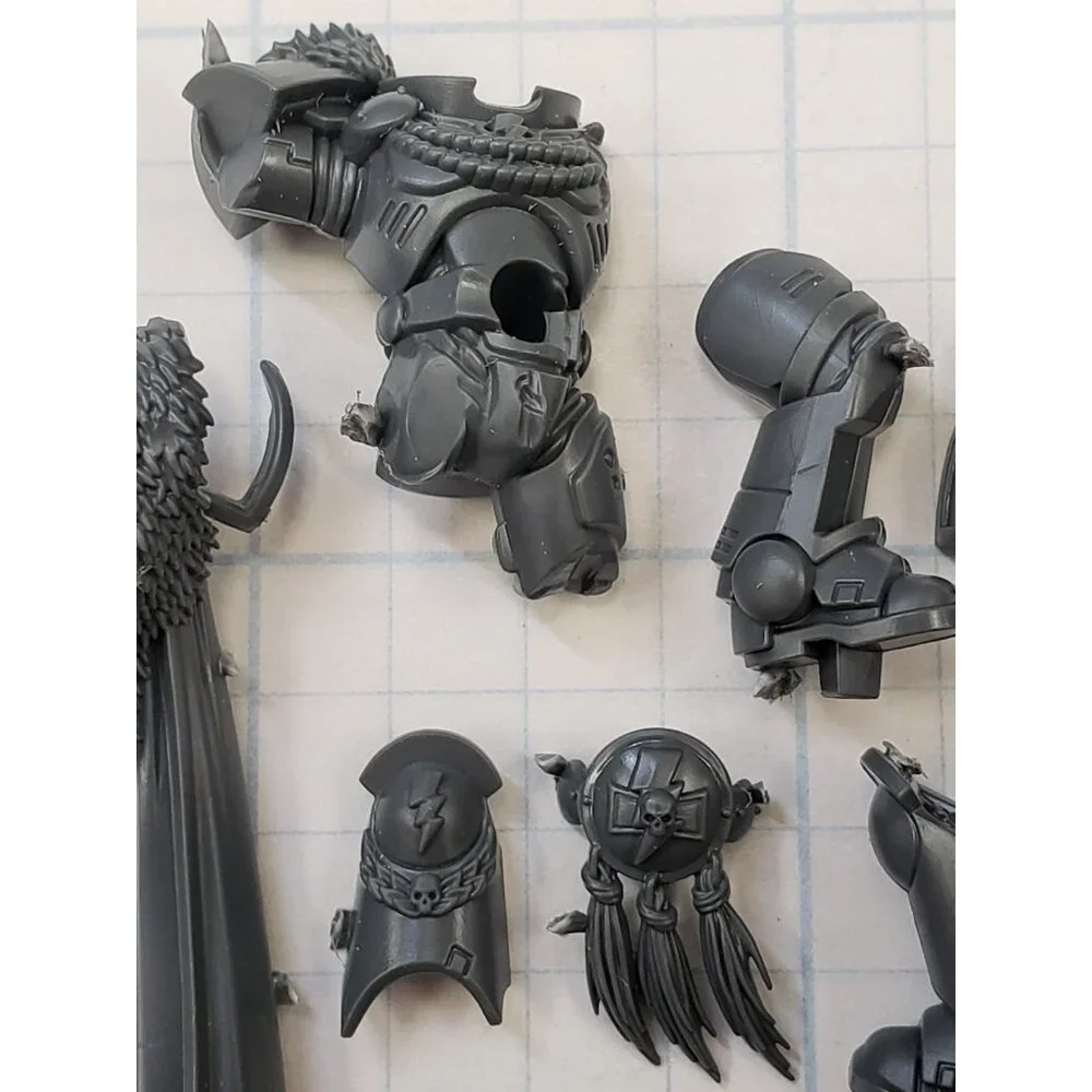 Warhammer 40k White Scars Bits Kor'Sarro Khan Relic Power Armor Torso Legs Cape - Picture 5 of 8